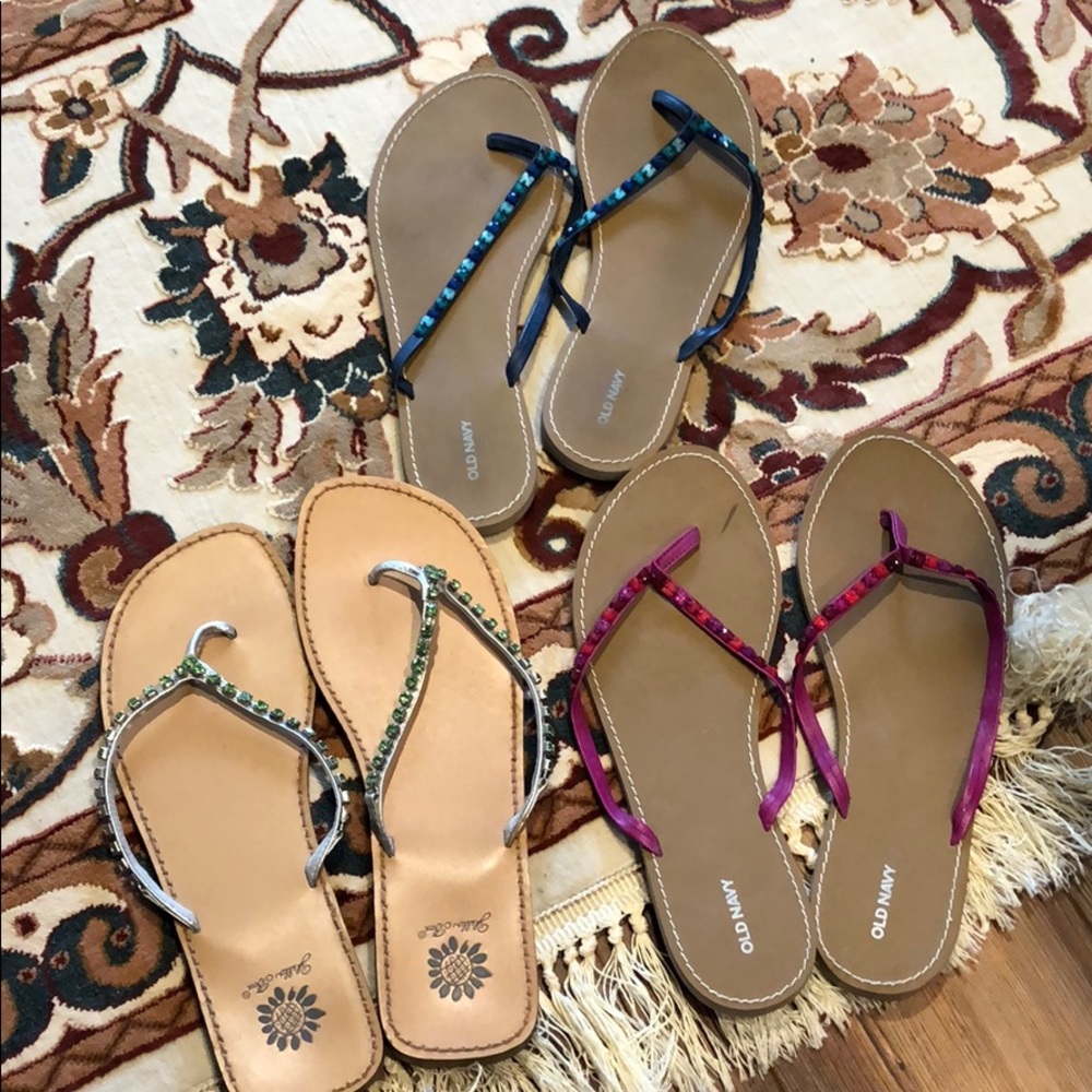 Set of 3 embellished flip flops